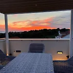 Lux 38b Luxury Penthouse & Deluxe * זאדאר