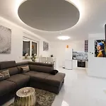 Lux 38b Luxury Penthouse & Deluxe דירה *