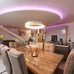 Lux 38b Luxury Penthouse & Deluxe *