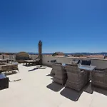 Lux 38b Luxury Penthouse & Deluxe דירה