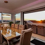 Lux 38b Luxury Penthouse & Deluxe זאדאר