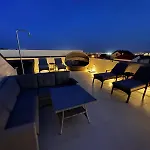 Lux 38b Luxury Penthouse & Deluxe דירה