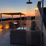 Lux 38b Luxury Penthouse & Deluxe דירה זאדאר