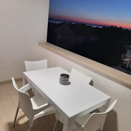 Lux 38b Luxury Penthouse & Deluxe