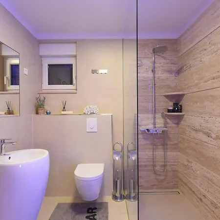 Lux 38b Luxury Penthouse & Deluxe *