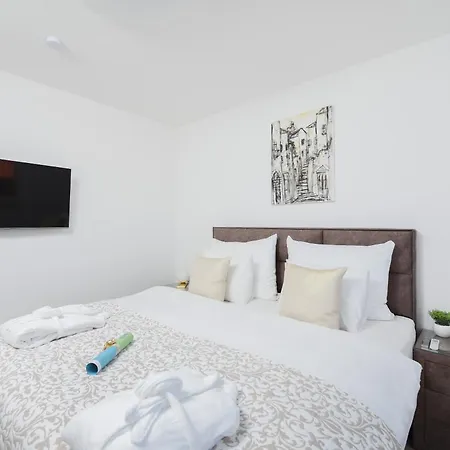 Apartment Lux 38b Luxury Penthouse & Deluxe