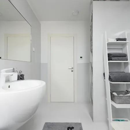 아파트 Lux 38b Luxury Penthouse & Deluxe 자다르