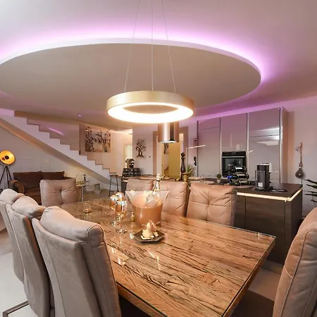 Lux 38b Luxury Penthouse & Deluxe *