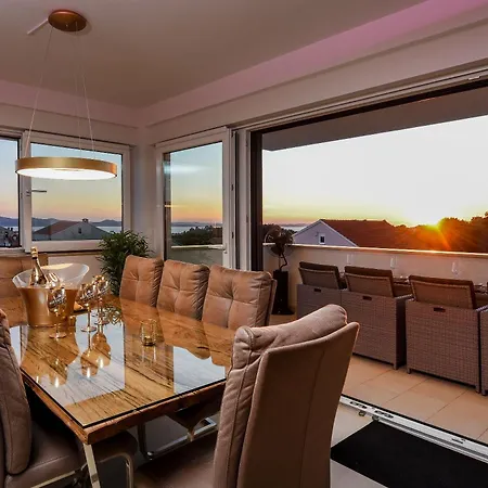 Lux 38b Luxury Penthouse & Deluxe Ζαντάρ