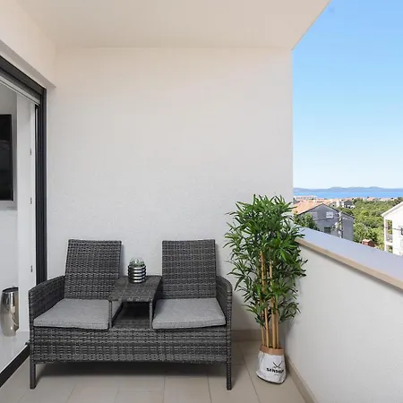 Lux 38b Luxury Penthouse & Deluxe