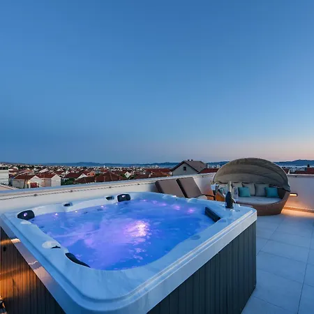 아파트 Lux 38b Luxury Penthouse & Deluxe