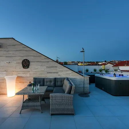 Lux 38b Luxury Penthouse & Deluxe Ζαντάρ