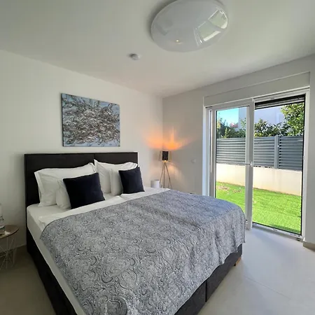 Lux 38b Luxury Penthouse & Deluxe *