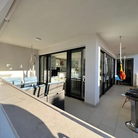 Lux 38b Luxury Penthouse & Deluxe *