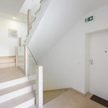 Lux 38b Luxury Penthouse & Deluxe *